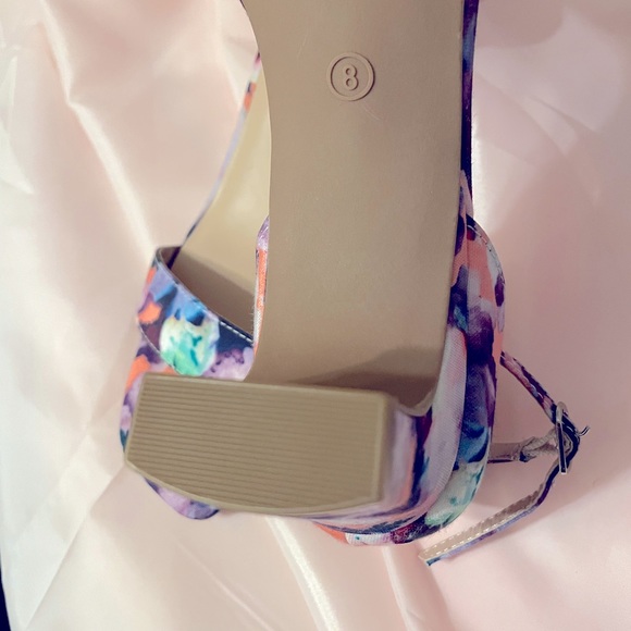 Dream Pairs heeled ankle strap sandal - Picture 6 of 6